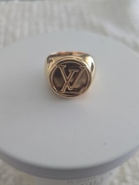 Louis Vuitton Gold-tone LV Round Signet Ring
